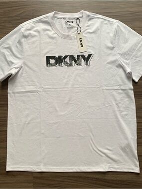 DKNY White Short-Sleeve Crew Tee with Black Logo Size XL